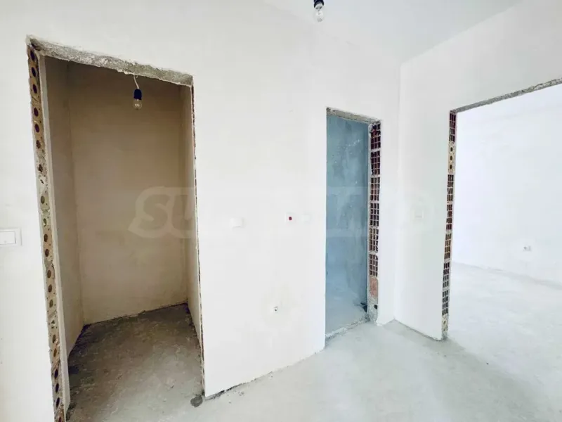 Spacious 3-Bedroom Apartment Near Varna Park - Image 5
