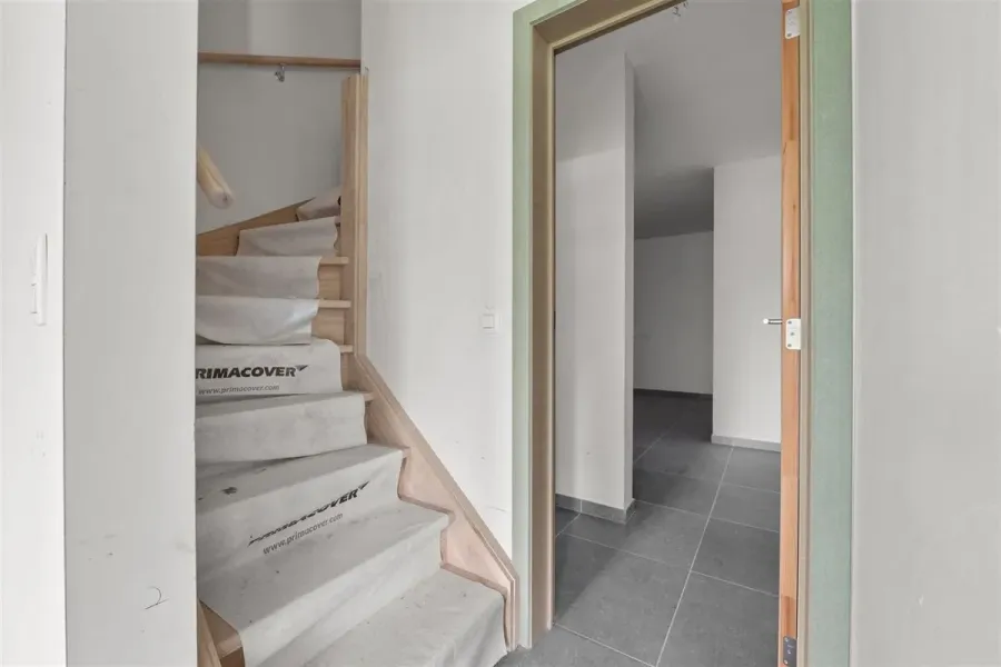 Modern 3-Bedroom House in Sint-Truiden – Perfect Location! - Image 5