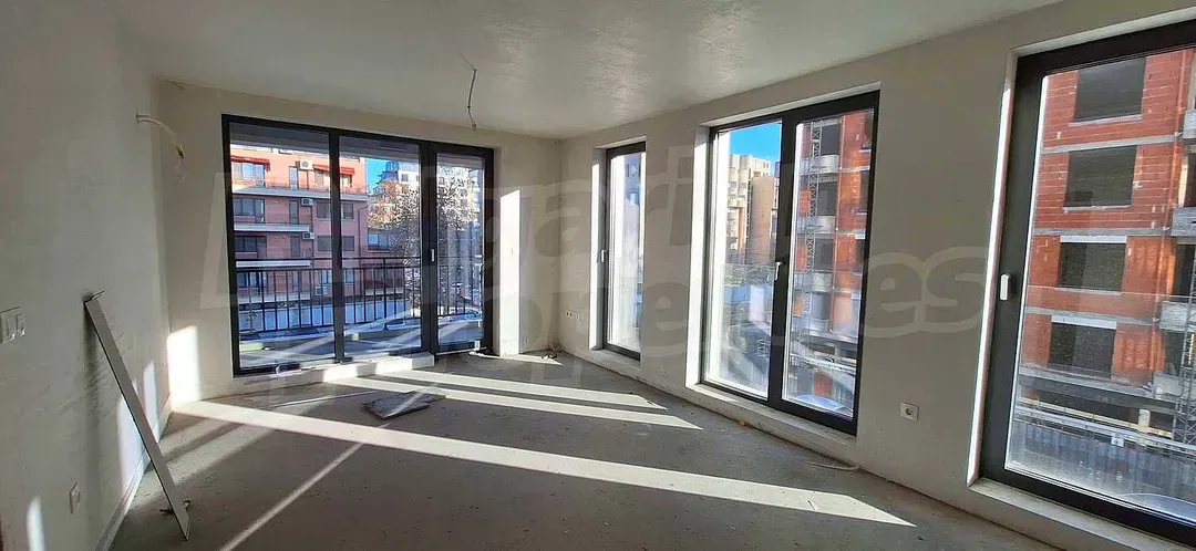 Spacious 2-Bedroom Apartment Near Park Hotel in Plovdiv - Image 3