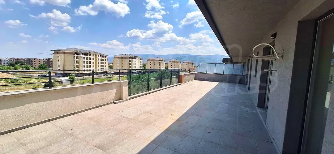 Spacious Apartment with Terrace in Casa Moderna, Plovdiv - Image 1