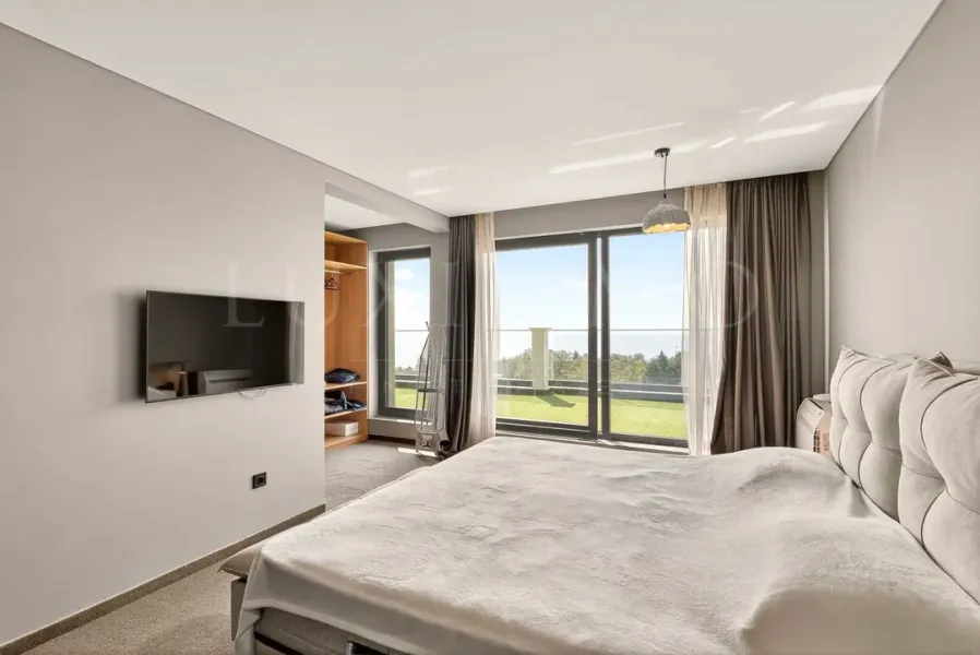 Luxury Apartment with Sea Views & Terrace in Sveti Nikola - Image 4