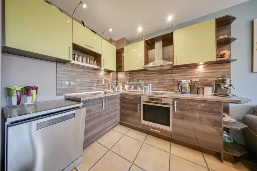Spacious, Furnished 2-Bedroom Apartment - Sofia - Image 2