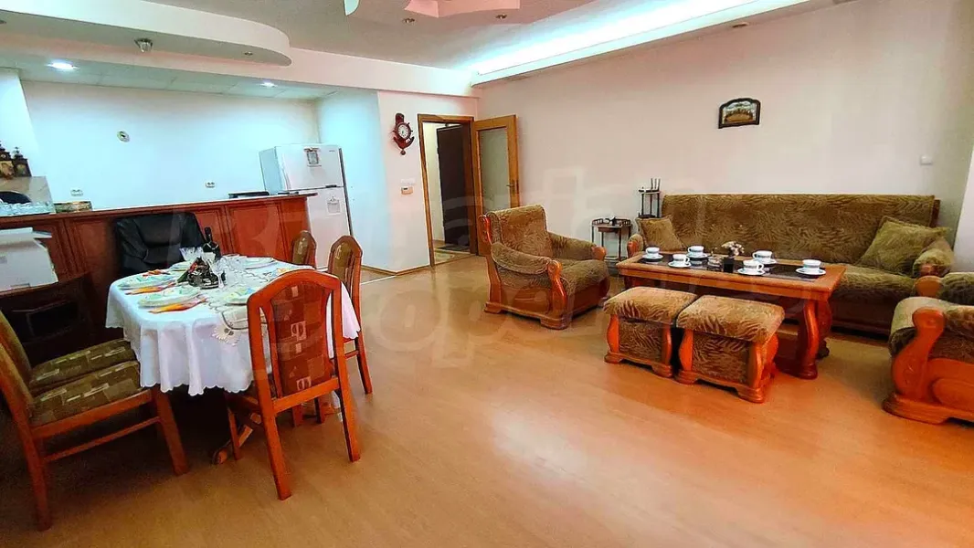 Spacious Two-Bedroom Apartment in Old Town, Stara Zagora - Image 2