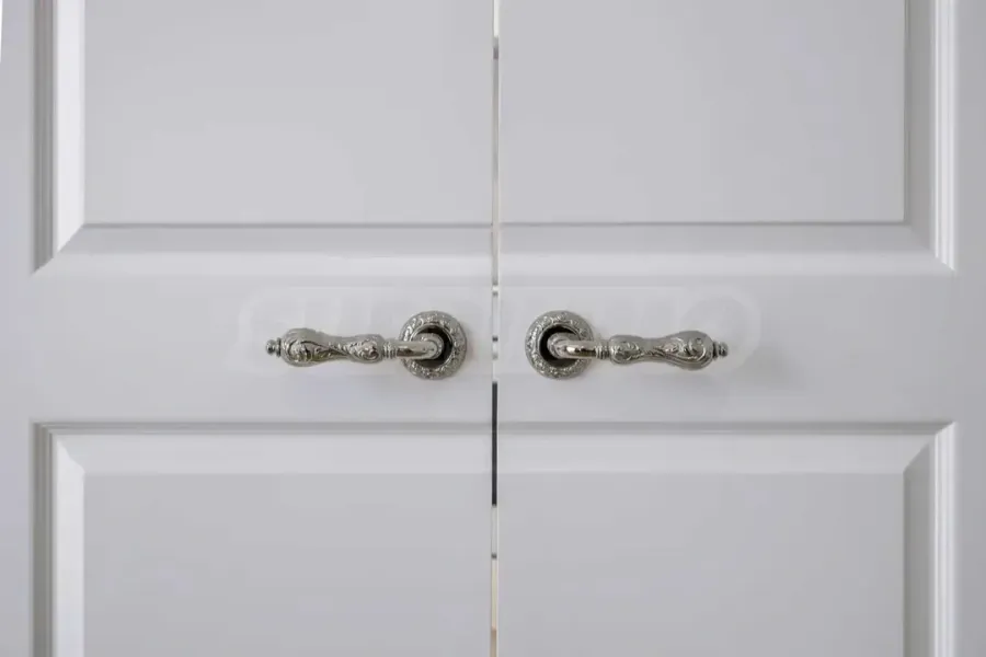 Luxurious Varna Apartment: 2-Room, Fully Furnished, Parking Included - Image 3