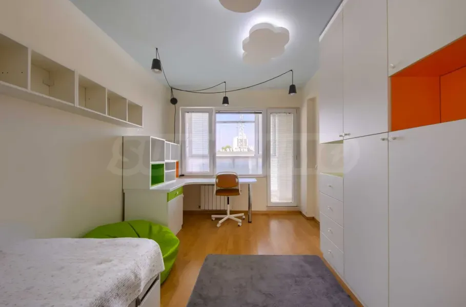 Spacious, Fully Furnished Apartment Near Paradise Center, Sofia - Image 3