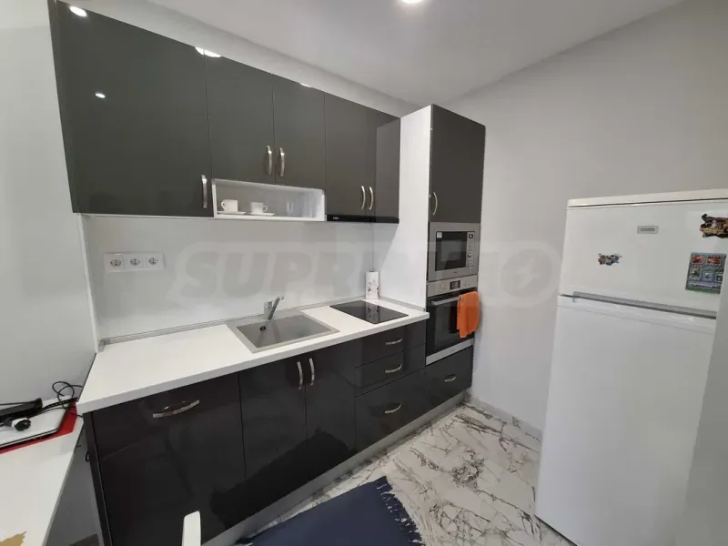 Bright 3-Bedroom Apartment in Varna's Greek Quarter - Fully Furnished - Image 2