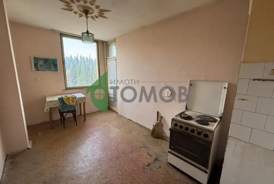 Spacious 3-Bedroom Apartment in Sunny Stara Zagora, Bulgaria - Image 1