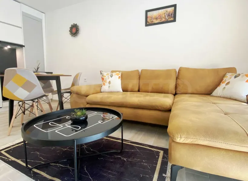 Stylish Plovdiv Apartment Rental - Fully Furnished, Parking Included - Image 4
