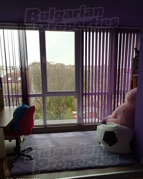 Spacious Fully Furnished Apartment with Panoramic Terrace in Varna - Image 4