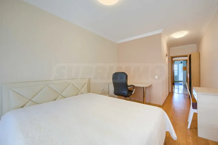 Spacious, Fully Furnished Apartment Near Paradise Center, Sofia - Image 5