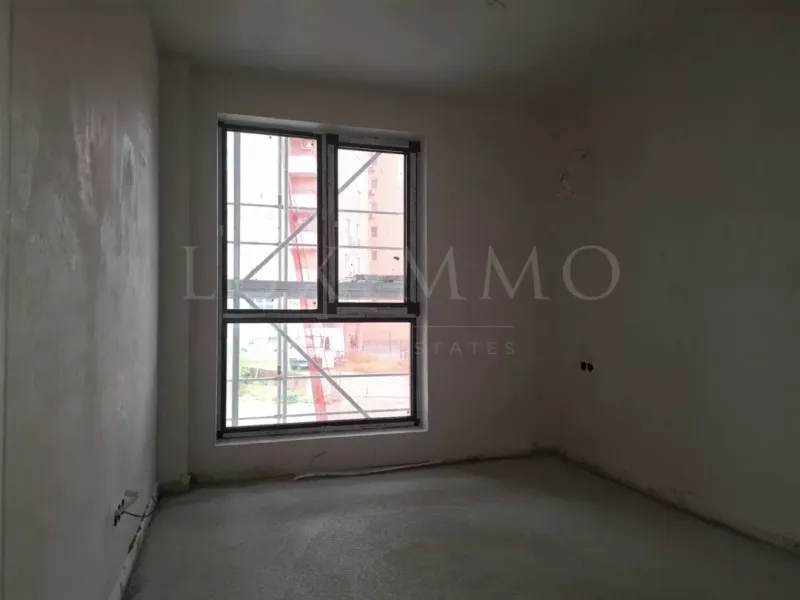 Spacious One-Bedroom Apartment Near Retail & Park in Plovdiv - Image 1