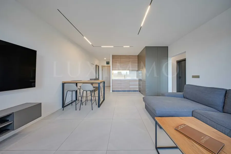 Spacious 2-Bed Apartment in Sofia’s "White Quarter" - Image 2