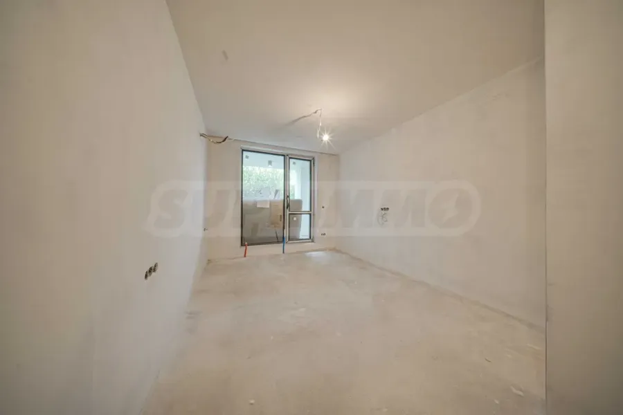 Spacious 2-Bedroom Apartment with Parking in Pavlovo - Image 2