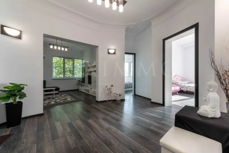 Spacious, Fully Furnished 2-Bedroom Apartment in Varna Center - Image 3