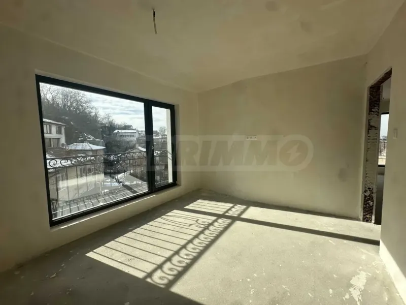 Spacious 3-Bedroom Apartment in Plovdiv Center - Image 2