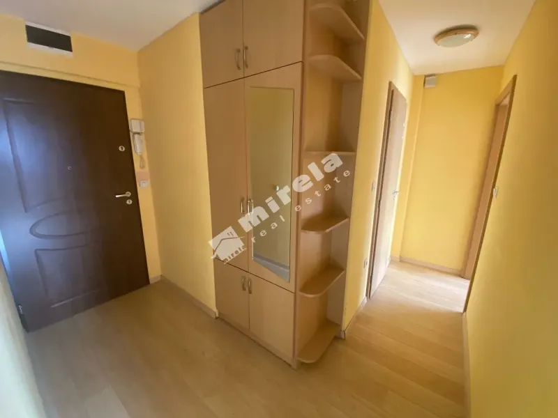 Spacious, Fully Furnished 3-Bedroom Apartment with Sea Views in Varna - Image 1