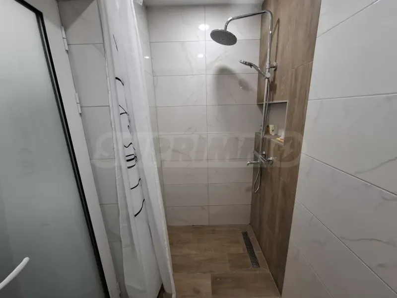 Bright 3-Bedroom Apartment in Varna's Greek Quarter - Fully Furnished - Image 4