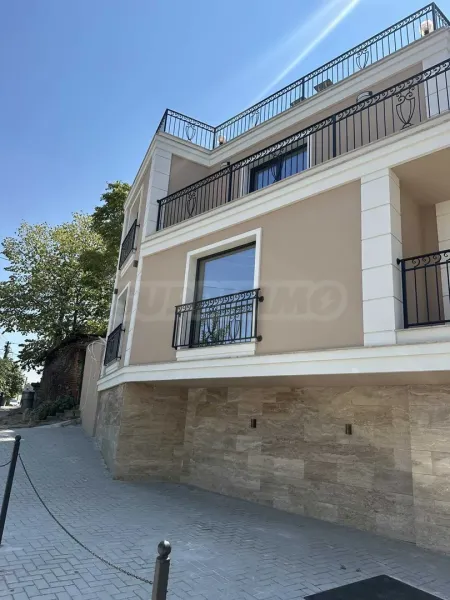 Elegant 1-Bedroom Apartment in Plovdiv's Heart - Image 5