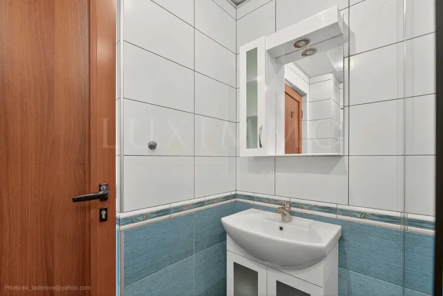 Spacious, Fully Furnished 3-Bedroom Apartment in Central Varna - Image 1