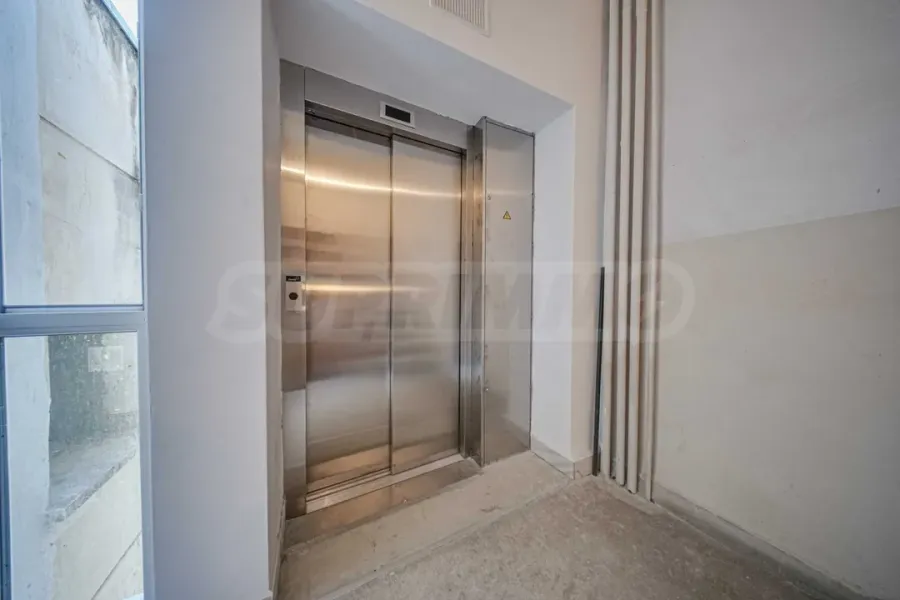 Spacious, Furnished Apartment with Terrace in Sofia's Izgrev Area - Image 3