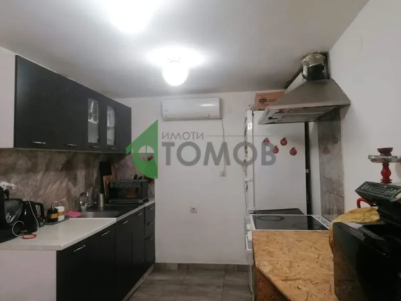 Spacious Brick House Near Ruse with Garden - Image 2
