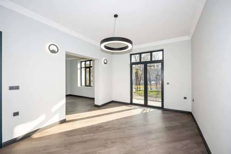 Spacious, Renovated Apartment in Plovdiv City Center – Perfect for Living or Working. - Image 3