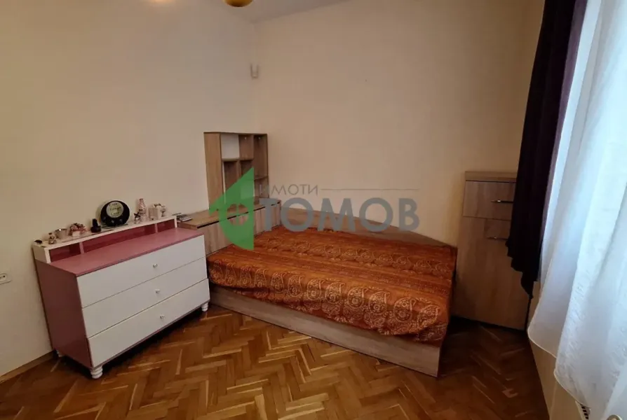 Spacious Fully Furnished 3-Bedroom Apartment in Old Town, Stara Zagora - Image 1