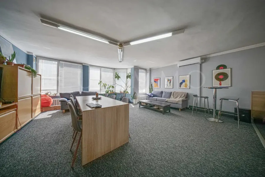 Spacious 2-Bed Apartment w/ Garage Near Marinela Hotel, Sofia - Image 3