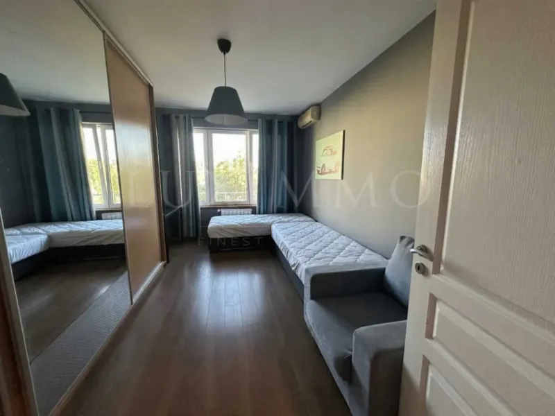 Spacious Furnished Apartment in Sofia's Desirable "Iztok" District - Image 2