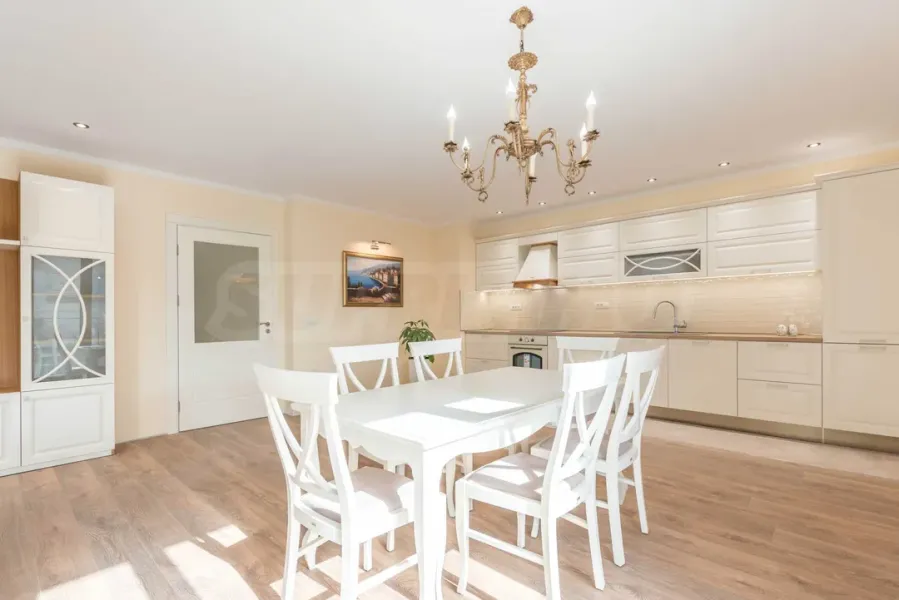 Spacious, Fully Furnished Apartment in Varna's Heart. - Image 3