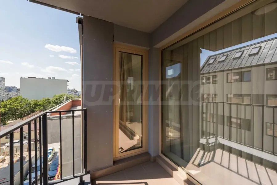 Luxury 3BR Apartment with Garage - Varna Center - Image 1