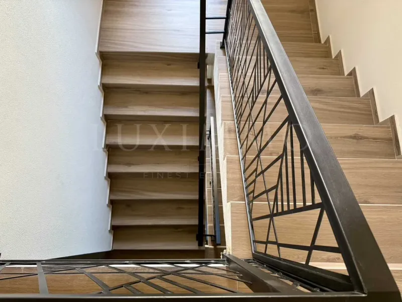 Panoramic Rhodope Views: Luxurious Plovdiv Apartment - Image 1
