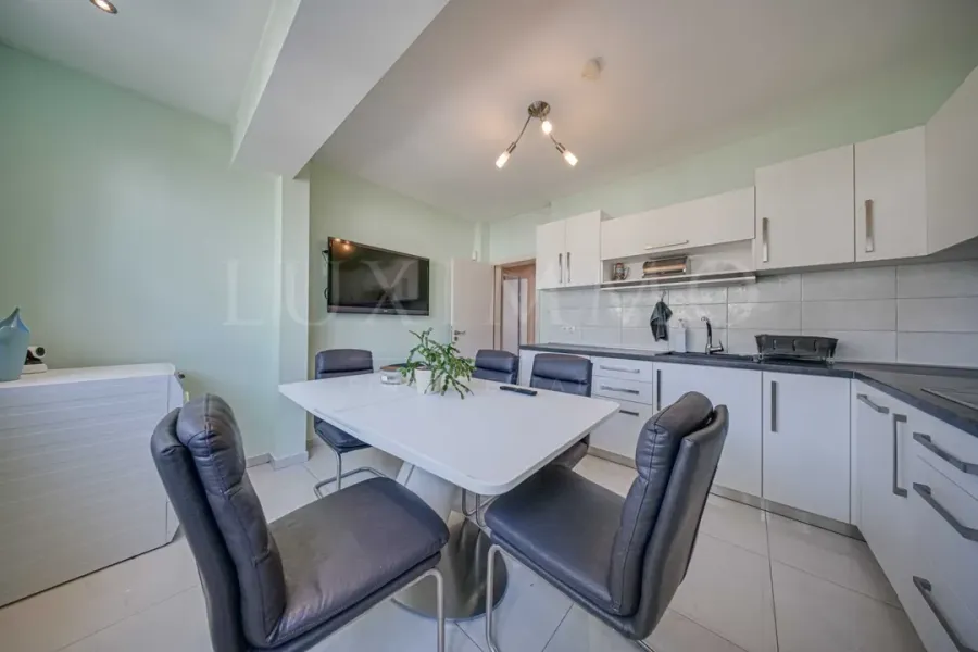 Spacious & Bright Lozenets Apartment with Garage - Fully Furnished - Image 2