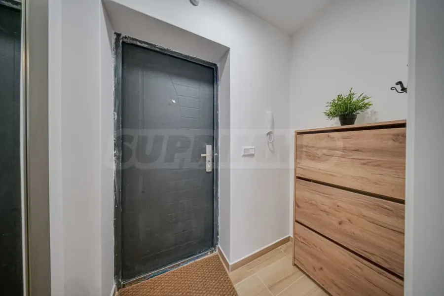 Spacious, Furnished Apartment with Terrace in Sofia's Izgrev Area - Image 5