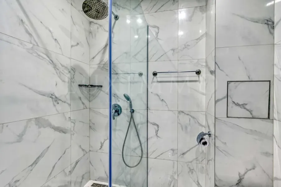 Spacious, Fully Furnished 1-Bedroom Apartment in Marble Residence, Sofia - Image 5