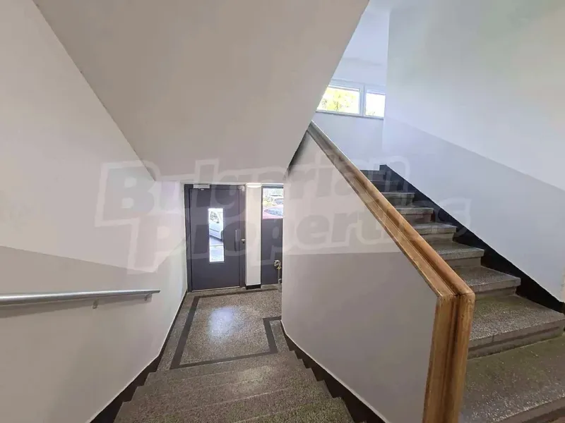 Renovated 1-Bedroom Apartment Near Lion Bridge Metro, Sofia - Image 2