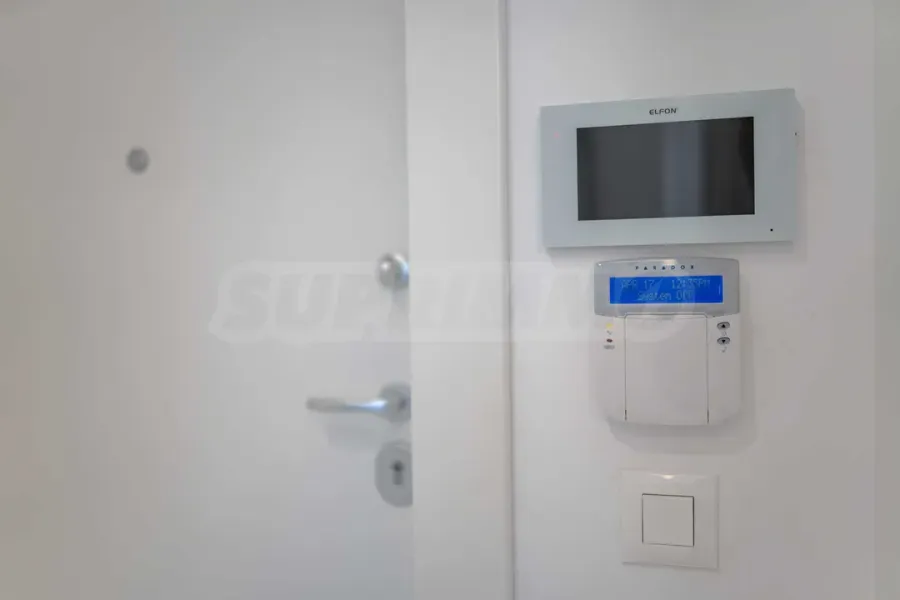Stylish 2BR Apartment w/ Garage &amp; Storage - Image 2