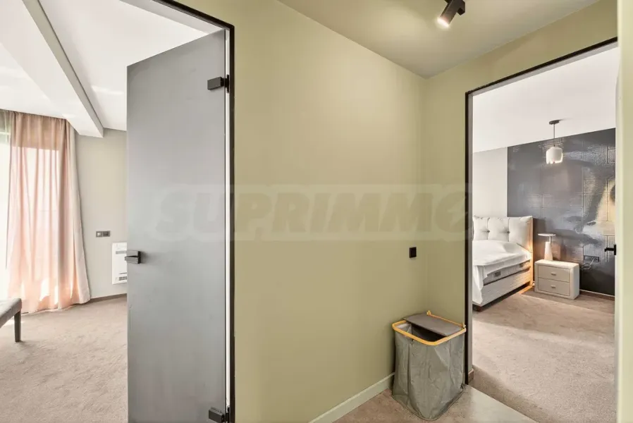 Spacious, Fully Furnished Apartment with Sea View Terrace - Image 4