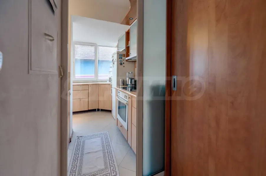 Spacious Fully Furnished Apartment Near Hotel "Marinela", Sofia - Image 3
