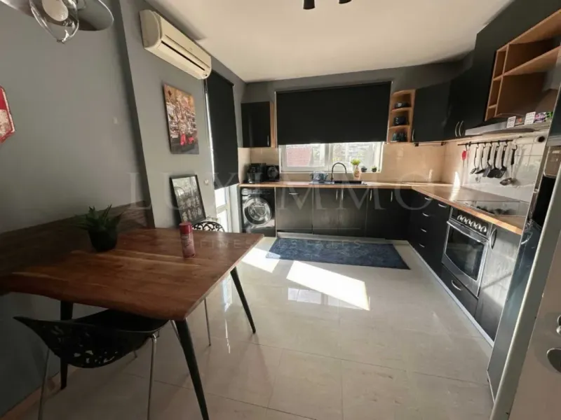Spacious Furnished Apartment in Sofia's Desirable "Iztok" District - Image 4