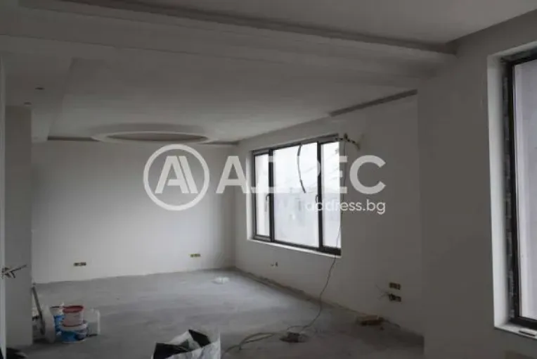 Spacious Villa with Sea Views - 6 Bedrooms, Varna, Bulgaria - Image 1