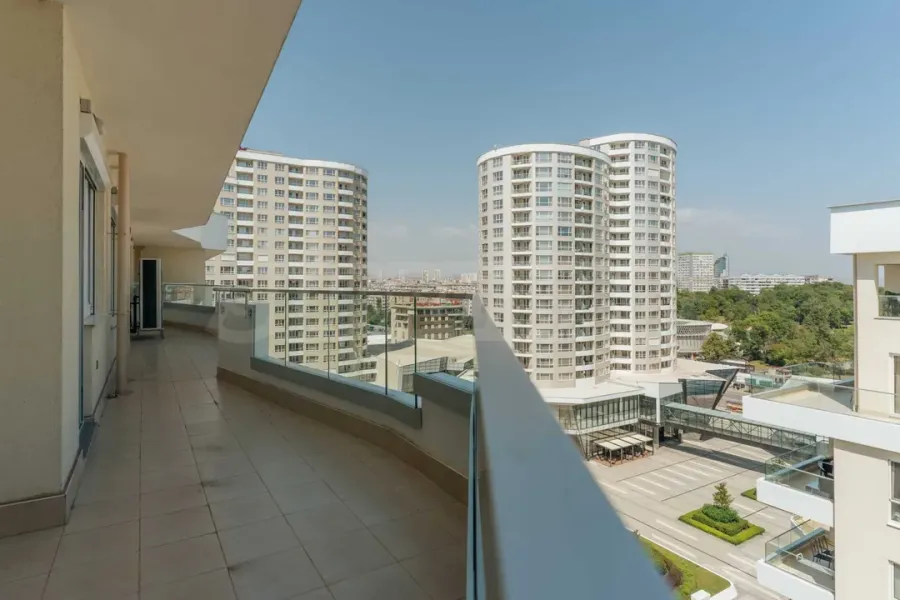 Luxury Burgas Apartment - Smart Home & Amenities - Image 4