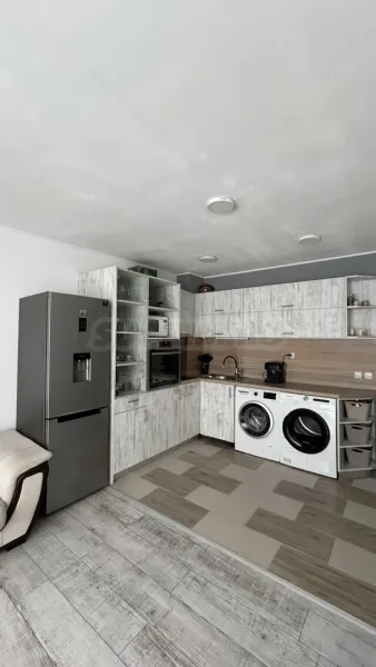 Spacious 2-Bedroom Apartment in New Plovdiv Building - Image 3