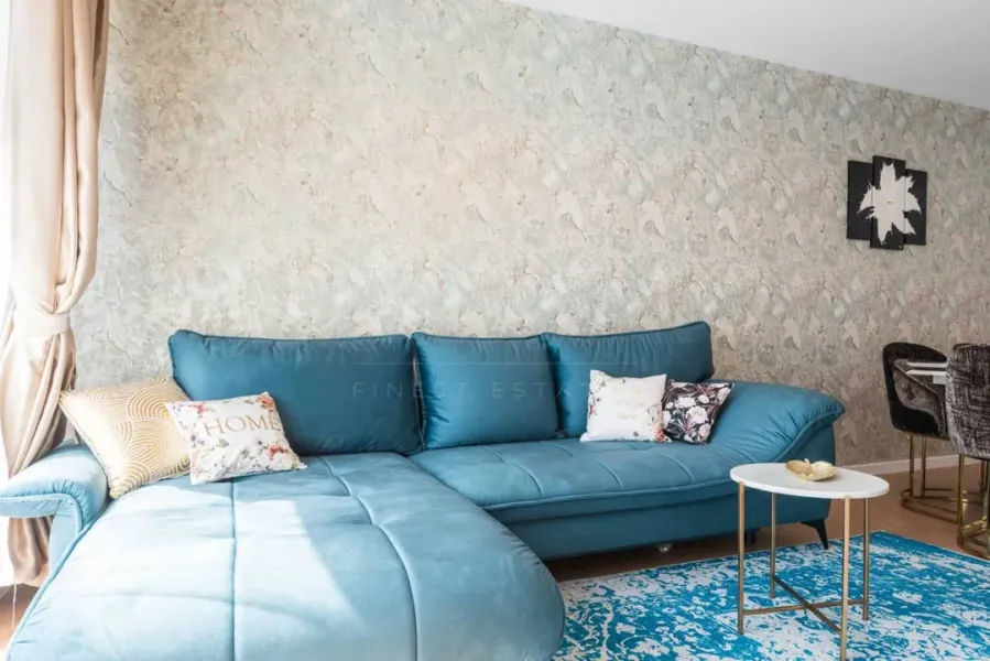 Luxury Varna Apartment Near Cathedral, Garage Included - Image 3