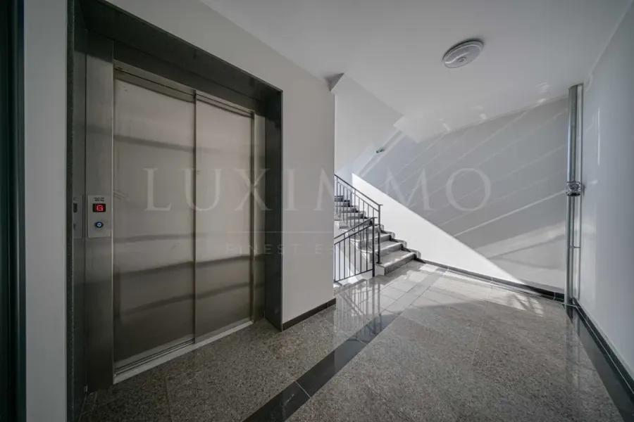 Spacious Fully Furnished Apartment in Sofia's Slatina Quarter - Image 1