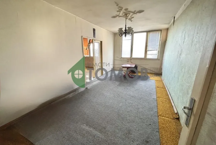 Spacious 3-Bedroom Apartment in Sunny Stara Zagora, Bulgaria - Image 5