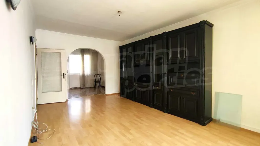 Spacious Apartment in Central Stara Zagora – 2 Bedrooms For Sale - Image 3