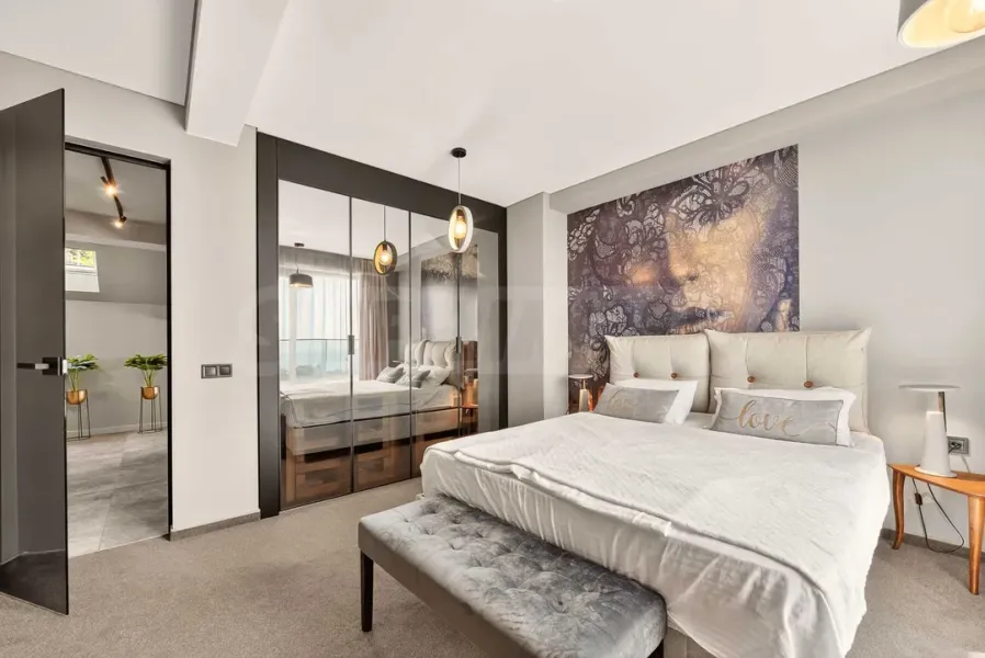 Spacious, Fully Furnished Apartment with Sea View Terrace - Image 1