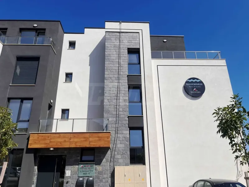 Spacious 1 Bed Apartment Near Burgas Beach - Image 5