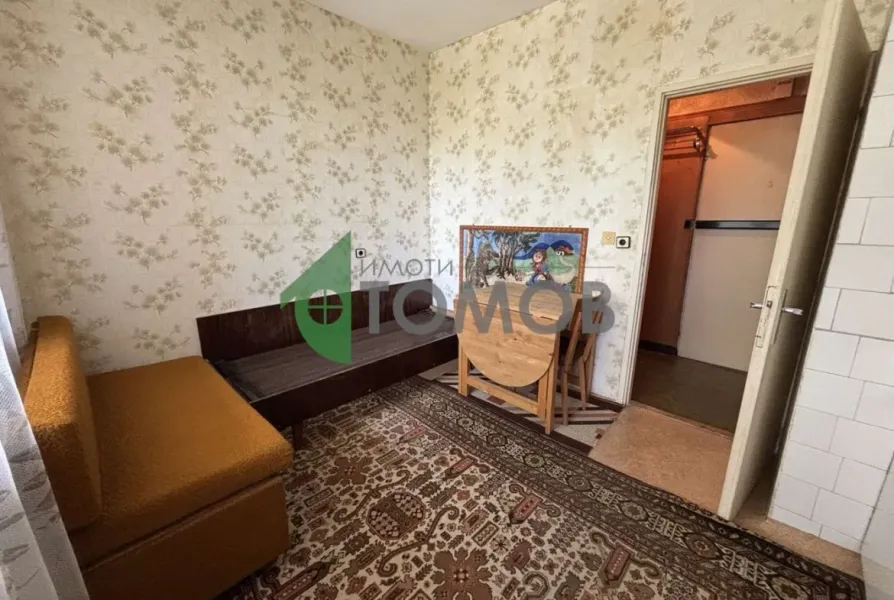 Spacious One-Bedroom Apartment in Stara Zagora's Kazaniski District - Image 2